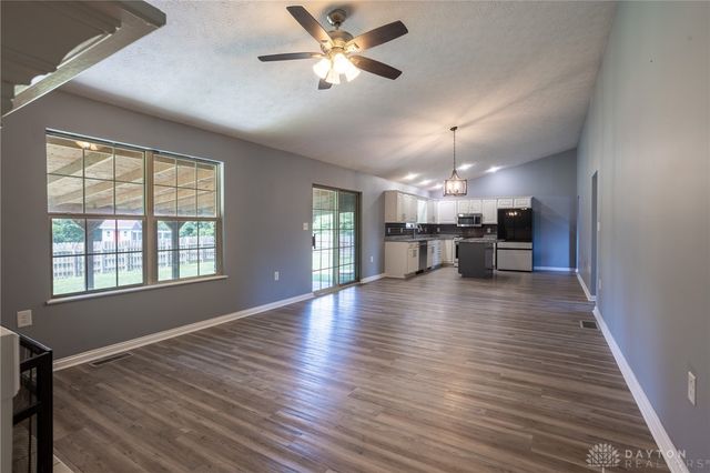 2747 W Lonesome Dove Lane, Springfield, OH 45505