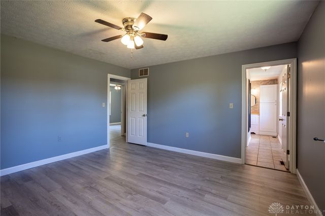 2747 W Lonesome Dove Lane, Springfield, OH 45505
