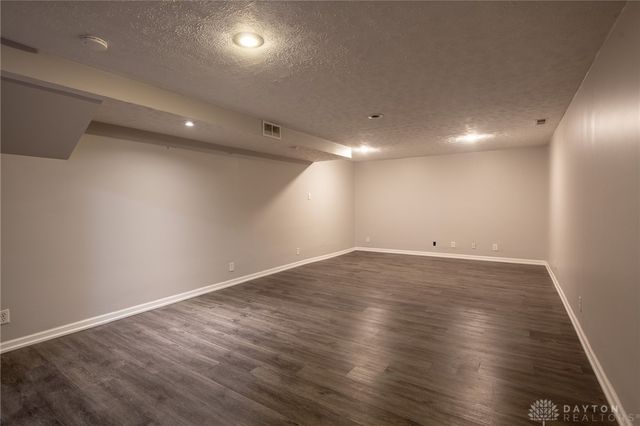 2747 W Lonesome Dove Lane, Springfield, OH 45505