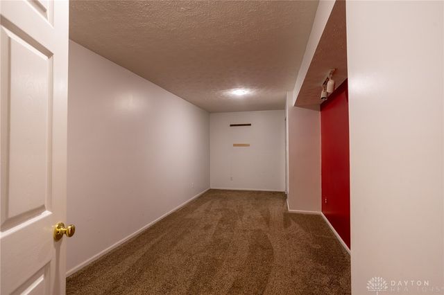 2747 W Lonesome Dove Lane, Springfield, OH 45505