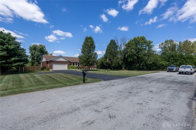 2747 W Lonesome Dove Lane, Springfield, OH 45505