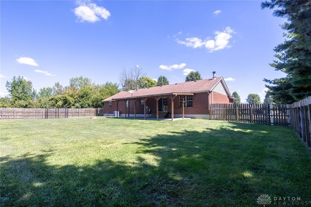 2747 W Lonesome Dove Lane, Springfield, OH 45505