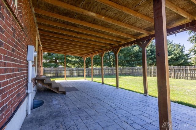 2747 W Lonesome Dove Lane, Springfield, OH 45505