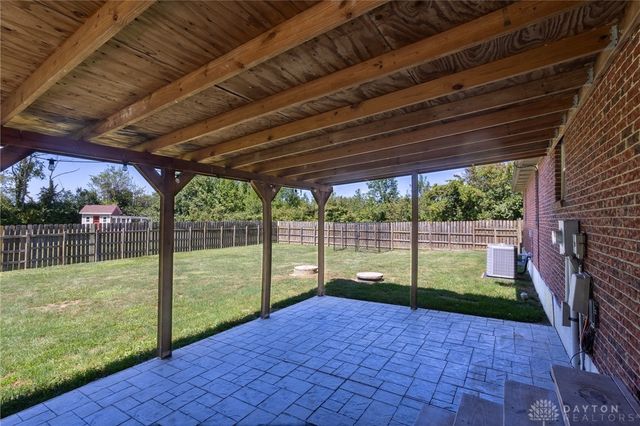 2747 W Lonesome Dove Lane, Springfield, OH 45505