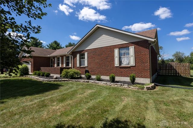 2747 W Lonesome Dove Lane, Springfield, OH 45505