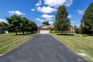 2747 W Lonesome Dove Lane, Springfield, OH 45505