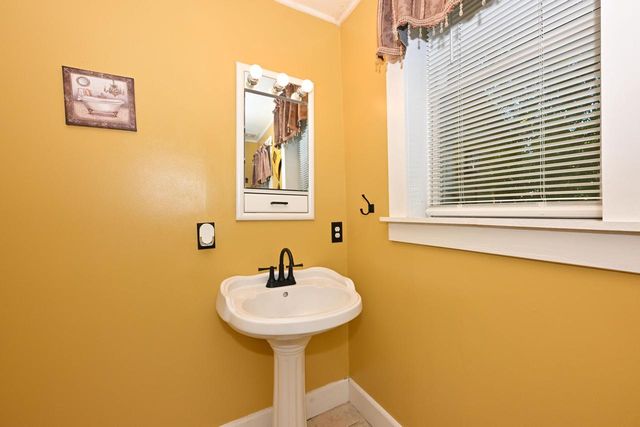 1818 S 6th STREET, Milwaukee, WI 53204