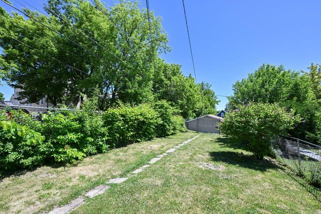 1818 S 6th STREET, Milwaukee, WI 53204