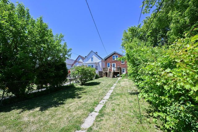 1818 S 6th STREET, Milwaukee, WI 53204