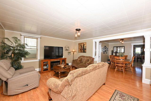 1818 S 6th STREET, Milwaukee, WI 53204
