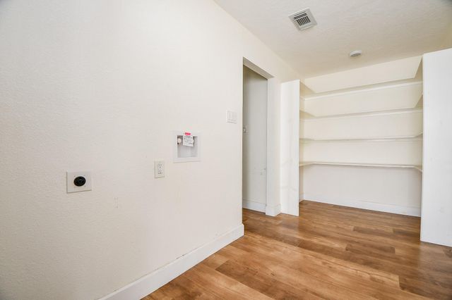 16510 Blackhawk Boulevard, Friendswood, TX 77546