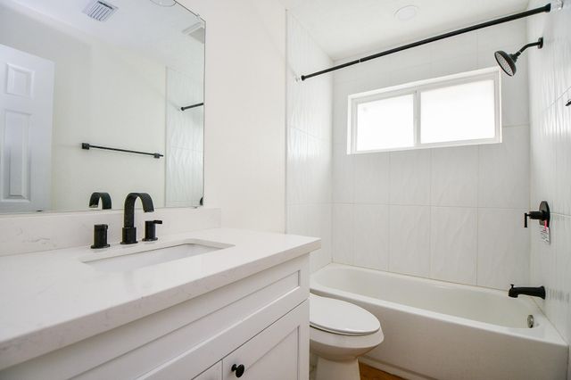 16510 Blackhawk Boulevard, Friendswood, TX 77546