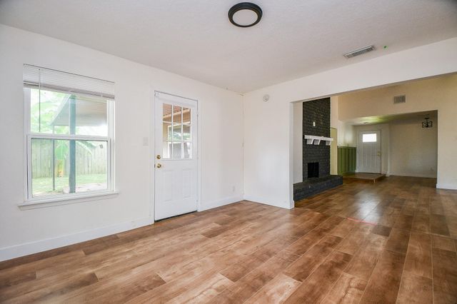 16510 Blackhawk Boulevard, Friendswood, TX 77546