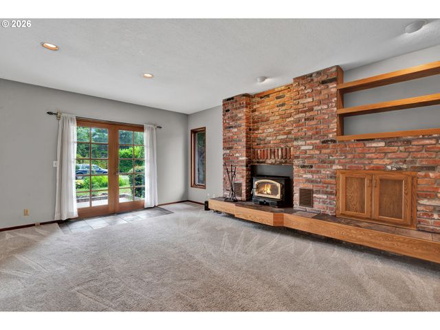 2270 UPAS Pl, Florence, OR 97439