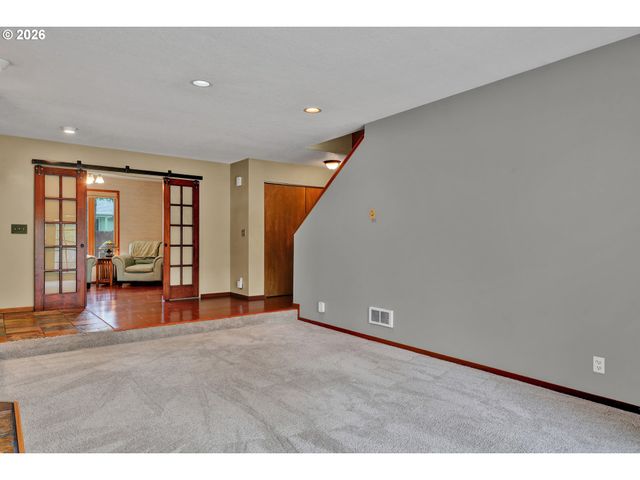 2270 UPAS Pl, Florence, OR 97439