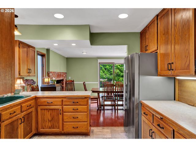 2270 UPAS Pl, Florence, OR 97439