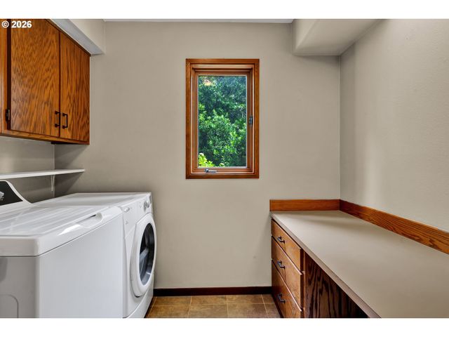 2270 UPAS Pl, Florence, OR 97439