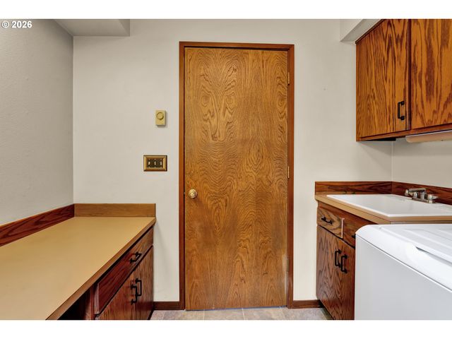 2270 UPAS Pl, Florence, OR 97439