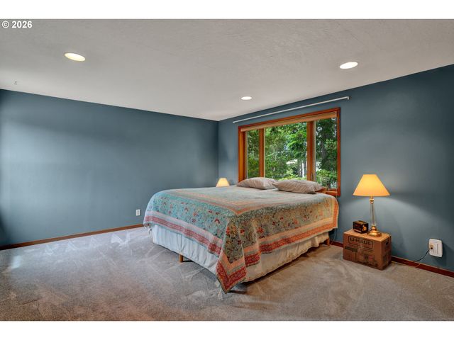 2270 UPAS Pl, Florence, OR 97439