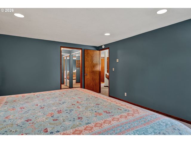 2270 UPAS Pl, Florence, OR 97439