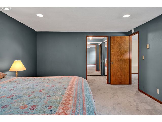 2270 UPAS Pl, Florence, OR 97439