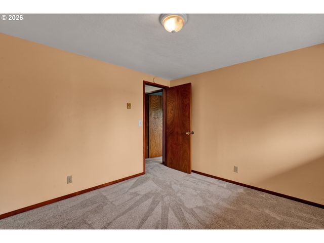 2270 UPAS Pl, Florence, OR 97439