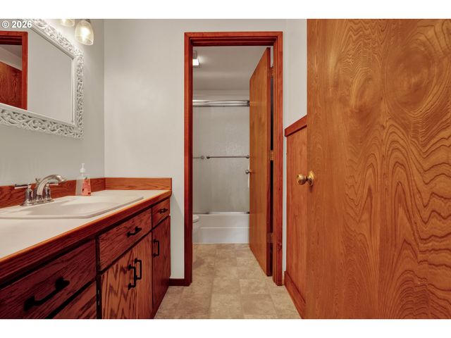 2270 UPAS Pl, Florence, OR 97439