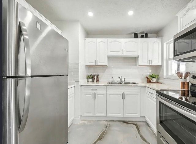 6501 SAWYER COURT, Tampa, FL 33634