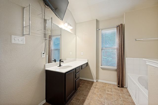 1339 4th Street, Grand Prairie, TX 75051