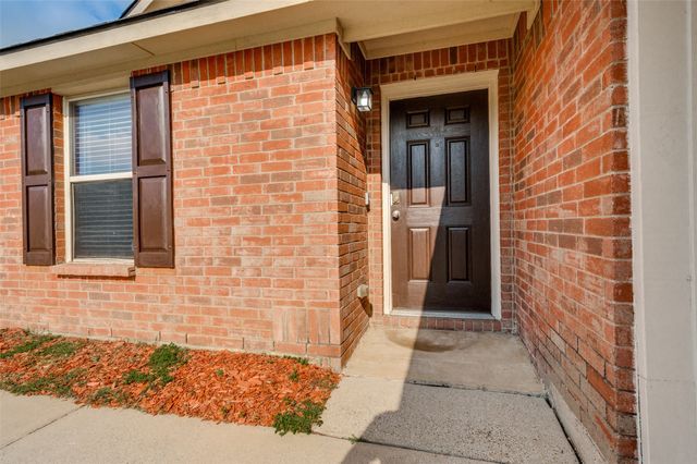 1339 4th Street, Grand Prairie, TX 75051