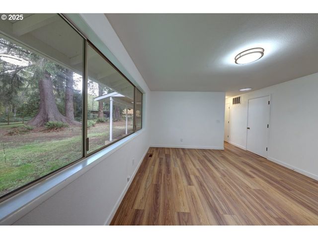 92201 CREST Dr, Astoria, OR 97103