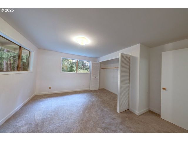 92201 CREST Dr, Astoria, OR 97103