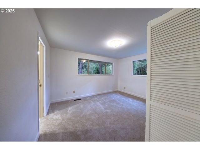 92201 CREST Dr, Astoria, OR 97103