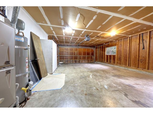 92201 CREST Dr, Astoria, OR 97103