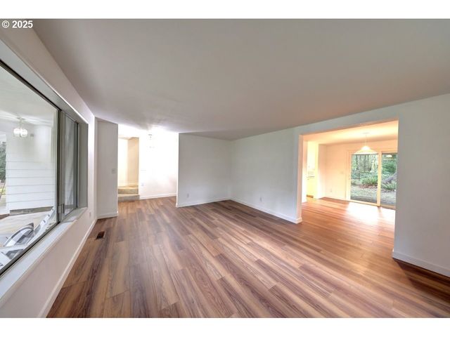 92201 CREST Dr, Astoria, OR 97103