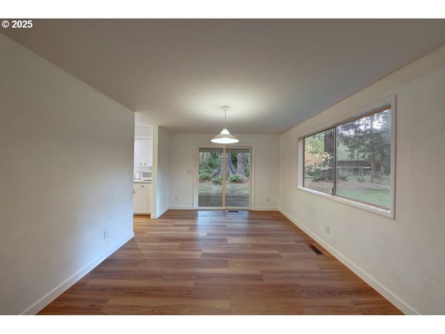 92201 CREST Dr, Astoria, OR 97103