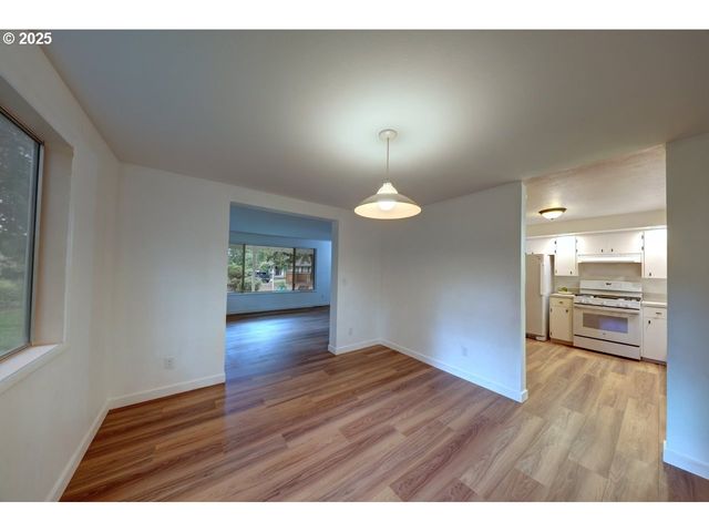 92201 CREST Dr, Astoria, OR 97103