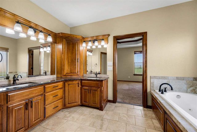 1210 NW Gray Hawk Dr, Lawton, OK 73507