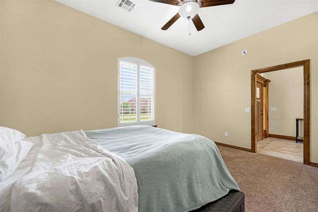 1210 NW Gray Hawk Dr, Lawton, OK 73507