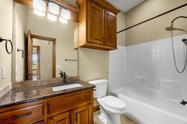 1210 NW Gray Hawk Dr, Lawton, OK 73507