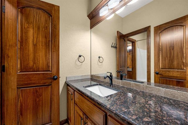1210 NW Gray Hawk Dr, Lawton, OK 73507
