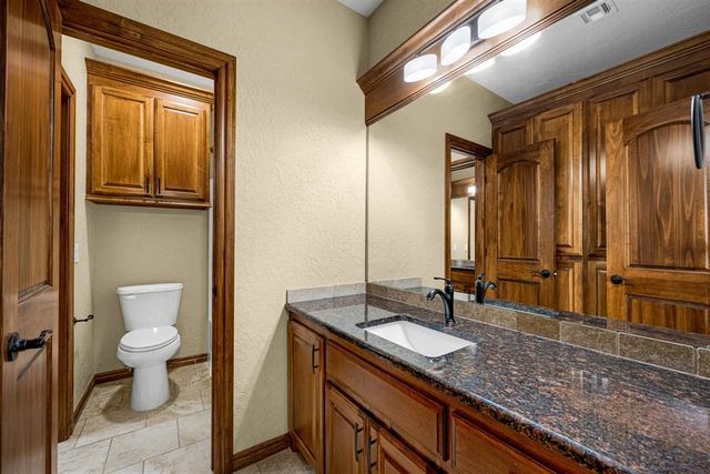 1210 NW Gray Hawk Dr, Lawton, OK 73507