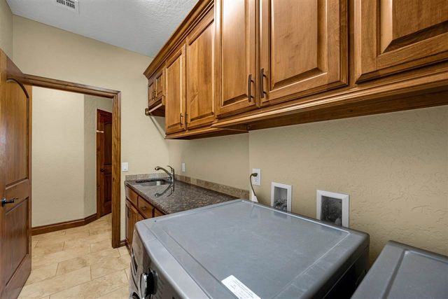1210 NW Gray Hawk Dr, Lawton, OK 73507