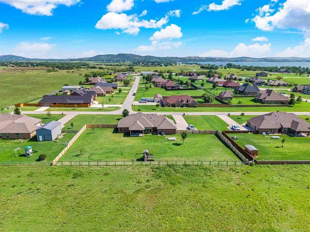 1210 NW Gray Hawk Dr, Lawton, OK 73507