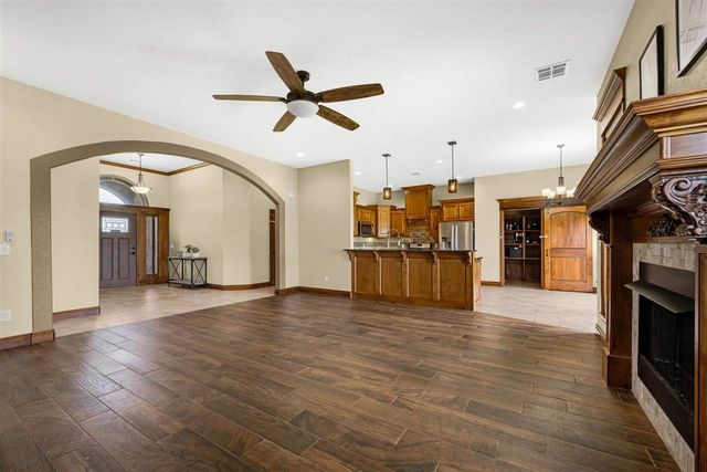 1210 NW Gray Hawk Dr, Lawton, OK 73507