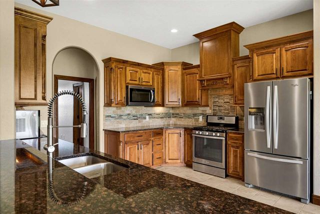 1210 NW Gray Hawk Dr, Lawton, OK 73507