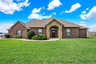 1210 NW Gray Hawk Dr, Lawton, OK 73507