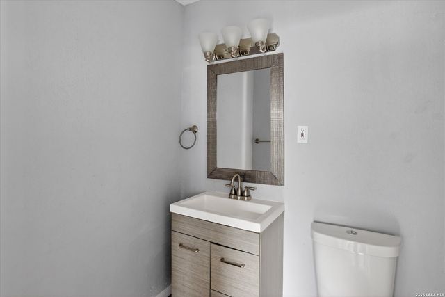 518 W Academy, San Antonio, TX 78226