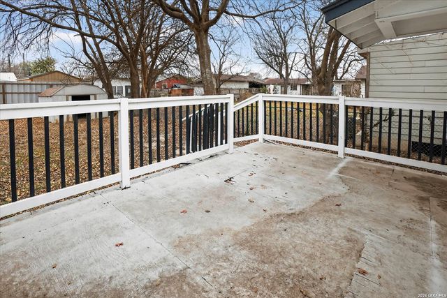 518 W Academy, San Antonio, TX 78226