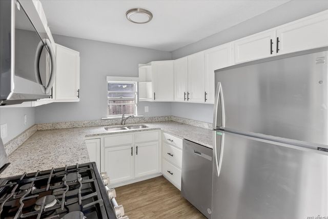 518 W Academy, San Antonio, TX 78226